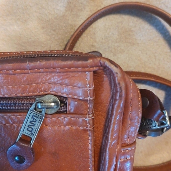 LAND Leather Crossbody Travel Hybrid Organizer Two Tone Brown 9" X 6" - Picture 13 of 13